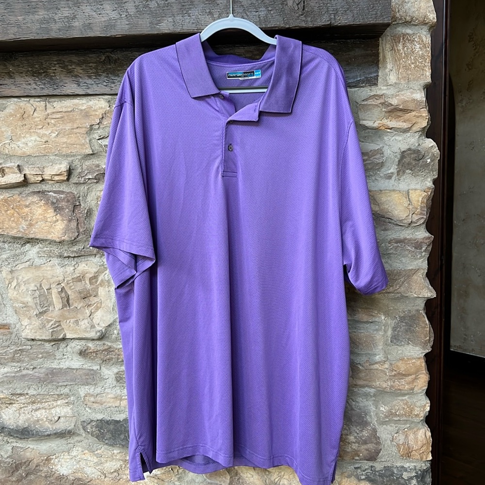 Men’s golf shirt